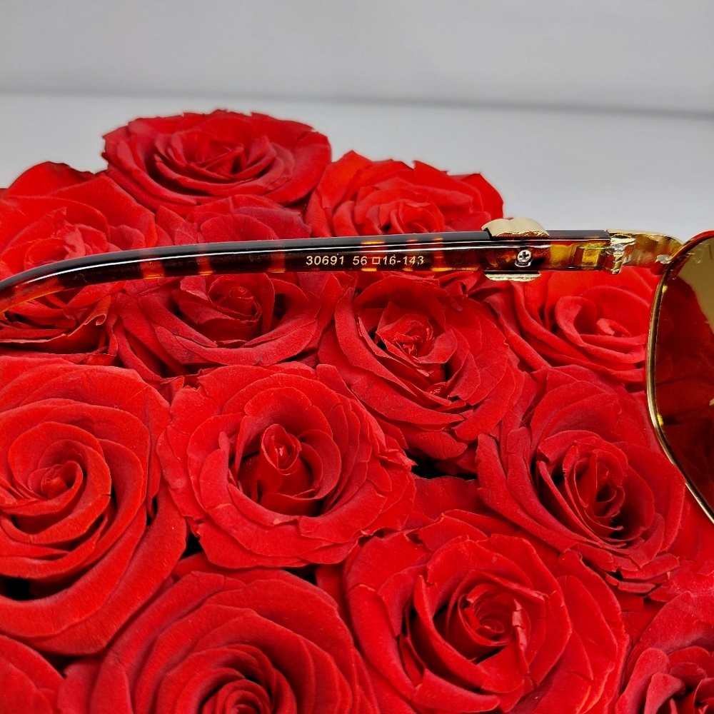 Gucci Elegant Gold Frame Sunglasses with Brown Lenses - Picture 7 of 10